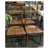 Set of 4 wooden chairs