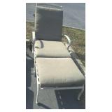 Nice split patio lounger. Two pieces plus