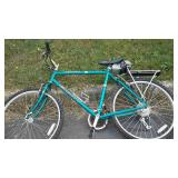 Boys bicycle - Giant Boulder, 21-speed, tires flat