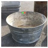 Round galvanized washtub