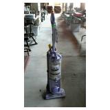 Upright vacuum, Shark Navigator, lightweight -