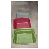 Misc - two litter pans, and one tote-no lid