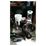 Kitchenware - Osterizer blender with chopper