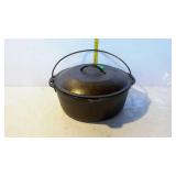 Cast iron Dutch oven - no name #8 with lid & wire