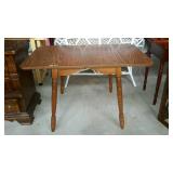 Kitchenette drop leaf table, clean ready to use