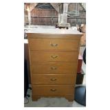 Early maple 5 drawer chest of drawers, chest is