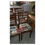 Set of 4 dining chairs, here is 4 nice all wooden