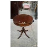 Mahogany pedestal drum table with single drawer,