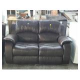 Looks here guys, nice brown love seat that
