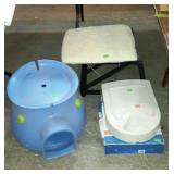 Cat items lot - Two 5-meal pet feeders, one high