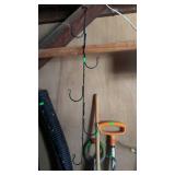 Iron flower pot hanger hook, has 9 holding hooks