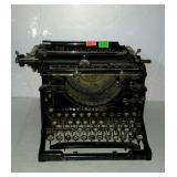 Vintage Underwood manual typewriter, folks this