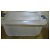 Tote with lid - Rubbermaid Roughneck 50 Qt.