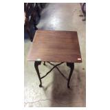 Lovely accent Stand, mahogany with 23" squared