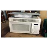 Whirlpool Microwave, white under the counter