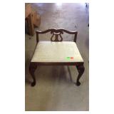 Vanity Seat, Queen Anne feet with harp design