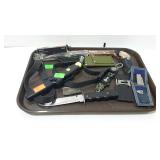 Tray of assorted knivesand a Keychain with
