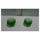 Set of 6 green glass berry bowls, with block