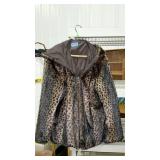 Ladies hooded jacket with zip front, leopard