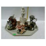 Figurines tray lot, six total - squirrel, raccoon,