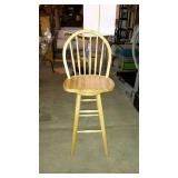Windsor style swivel bar stool, 29" to seat,