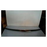 Wooden bow, matches lot 2531