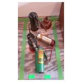 Oil can lot, 4 cans and also 2 sure shot type air