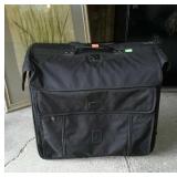 Travel bag on wheels