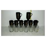 United Airlines collectibles - six glass cups,