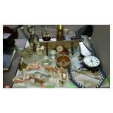 Decor group lot with oil lamp, figurines, clock