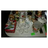 Grouping of Nic Nac figurines