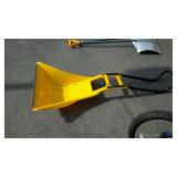 Poly snow shovel scoop