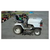 Craftsman Riding Mower, 18hp 6 speed 44" cut,