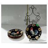 Plate rack with four rooster plates