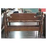 Headboard & footboard with pineapple finials, full