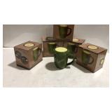 Six coffee cups with lids you