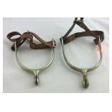 Spurs two different sizes