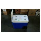 Colman cooler on wheels, does need to be cleaned