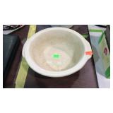 Pampered Chef 12 " bowl with tab handles small