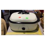 Rival 18 quart electric Roaster Oven with lid and