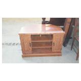 Contemporary oak finished media / TV cabinet with