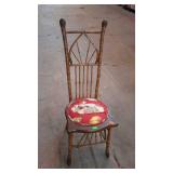 Single chair with bamboo frame and round