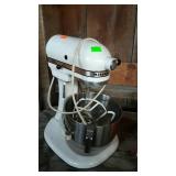 Kitchen-Aid stand mixer with bowl, beaters, and