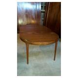 Modern Teakwood fining table round table at 46"