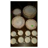 Farber ware Bellinz china, 32pcs total plates,