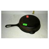 Griswold No, 5 skillet small emblem marked 724