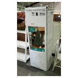 9 ft. Pretty lit Christmas tree, in box. Seller