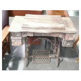 Vintage sewing machine, does need to be
