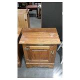 Wooden end stand, to needs to be refinished,