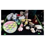 Miscellaneous decor and coffee mug lot. Shelks,